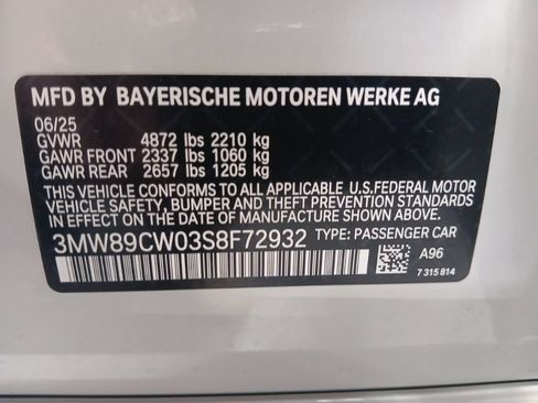 Used 2025 BMW 330i xDrive Sedan w/ Premium Package AWD/4WD image 3