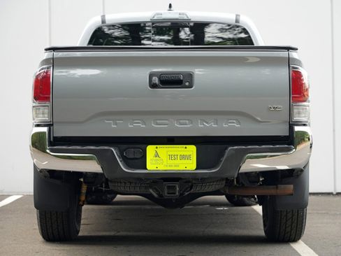 Used 2021 Toyota Tacoma TRD Off-Road AWD/4WD image 10