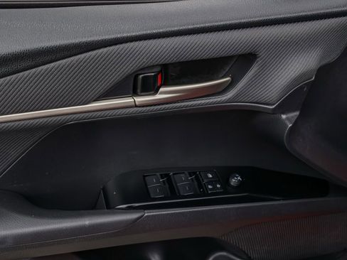 Used 2025 Toyota Camry SE FWD image 23