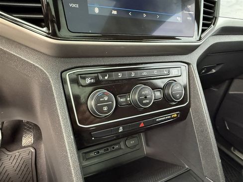 Used 2021 Volkswagen Atlas SEL Premium image 46