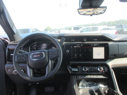 New 2026 GMC Sierra 3500 AT4 AWD/4WD image 18