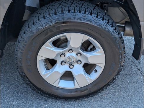 Used 2022 RAM 1500 Big Horn AWD/4WD image 25
