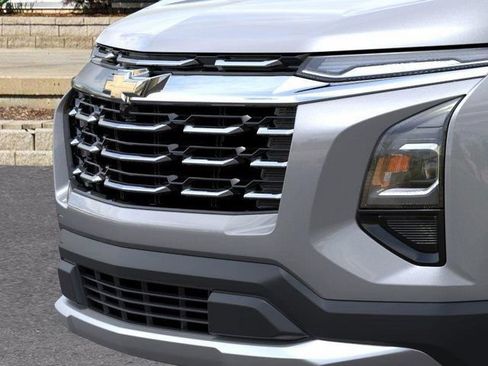 New 2026 Chevrolet Equinox LT w/ Convenience Package II FWD image 13