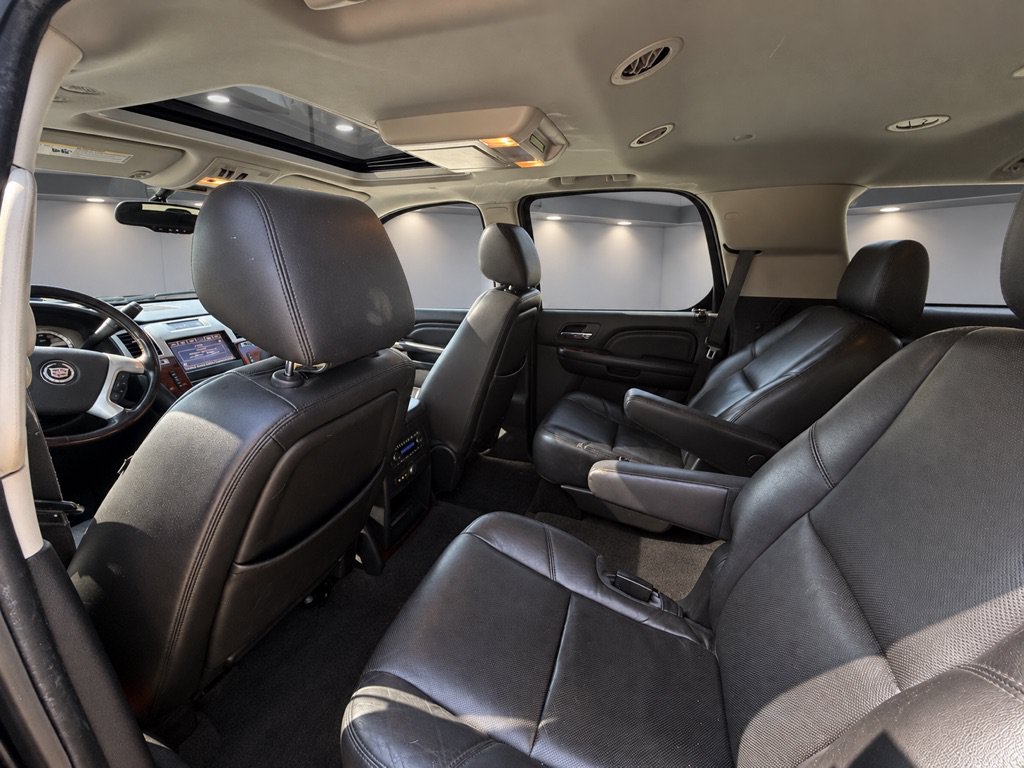 Used 2014 Cadillac Escalade Luxury AWD/4WD image 22