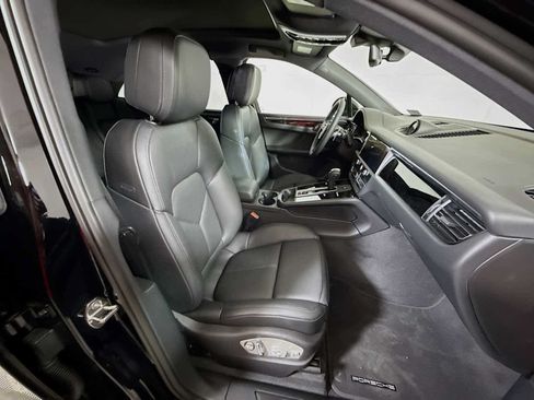 New 2025 Porsche Macan AWD/4WD image 30