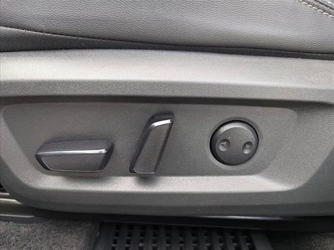 Used 2024 Nissan Rogue SL AWD/4WD image 11