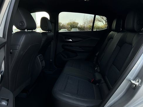 Used 2025 Buick Envista Preferred image 11