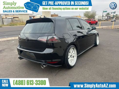 Used 2017 Volkswagen Golf 4-Door FWD image 9