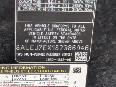 Used 2025 Land Rover Defender 110 S AWD/4WD image 27