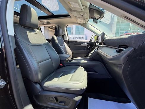 Used 2025 Ford Explorer Active w/ Active Comfort Package AWD/4WD image 33