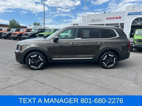 Used 2023 Kia Telluride S w/ S Sunroof Package AWD/4WD image 2