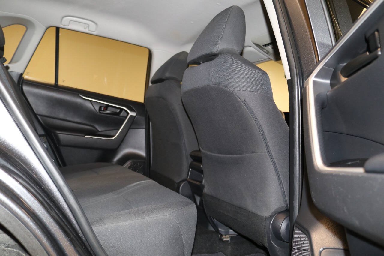 Used 2020 Toyota RAV4 LE w/ Carpet Mat Package AWD/4WD image 76