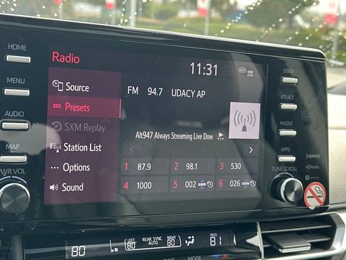 Used 2023 Toyota Sienna XLE image 27