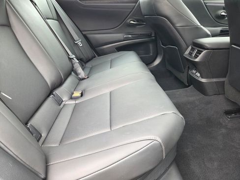 Used 2024 Lexus ES 300h w/ Premium Package FWD image 29
