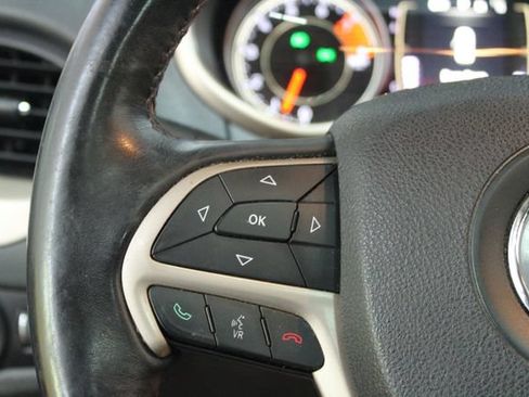 Used 2016 Jeep Cherokee 75th Anniversary AWD/4WD image 16