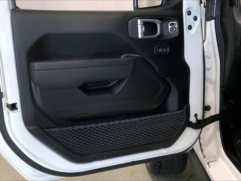Used 2024 Jeep Gladiator Sport AWD/4WD image 25