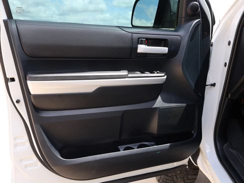 Used 2014 Toyota Tundra SR5 w/ SR5 Upgrade Package RWD image 24