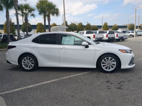 Certified 2022 Toyota Camry LE image 3