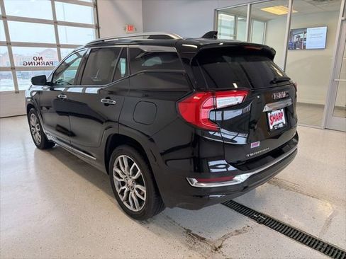 Used 2023 GMC Terrain Denali w/ Denali Premium Package image 6