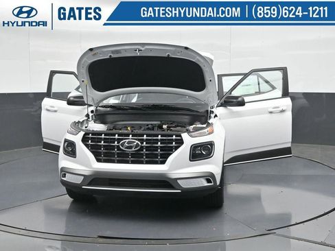 New 2025 Hyundai Venue Limited image 60