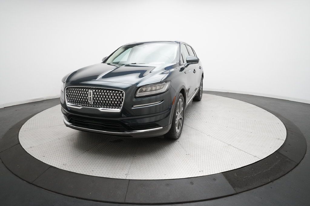 Used 2023 Lincoln Nautilus Reserve w/ Cargo Utility Package AWD/4WD image 12