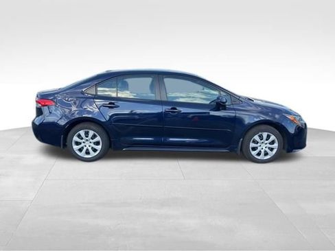 Used 2022 Toyota Corolla LE image 8