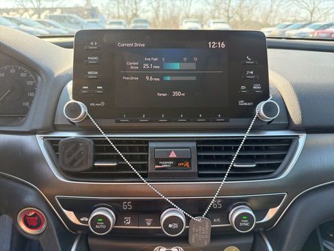 Used 2018 Honda Accord LX image 10