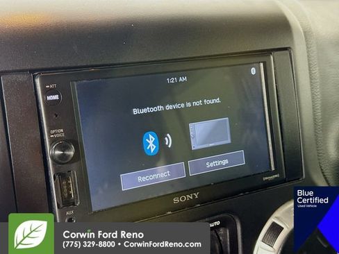 Used 2018 Jeep Wrangler Unlimited Sahara w/ Connectivity Group AWD/4WD image 16