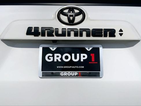 Used 2022 Toyota 4Runner SR5 Premium w/ Moonroof Package RWD image 10