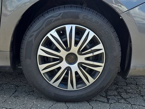Used 2013 Toyota Camry LE FWD image 12
