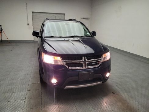 Used 2019 Dodge Journey SE w/ Connectivity Group FWD image 14