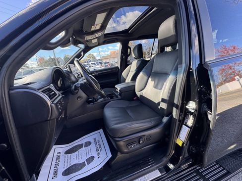 Used 2022 Lexus GX 460 image 28