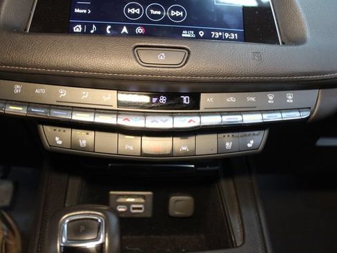 Used 2019 Cadillac XT4 Premium Luxury AWD/4WD image 28