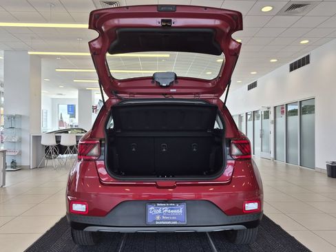 Used 2025 Hyundai Venue SEL FWD image 7