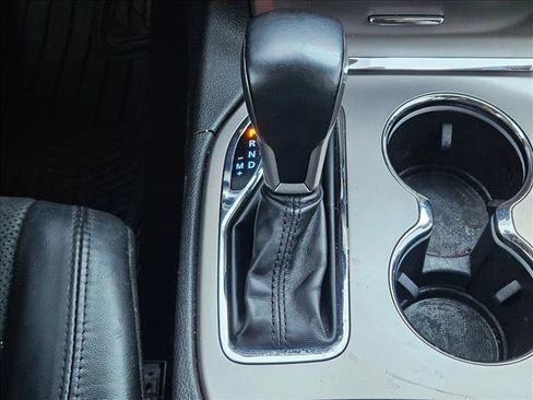 Used 2021 Jeep Grand Cherokee Laredo X RWD image 11