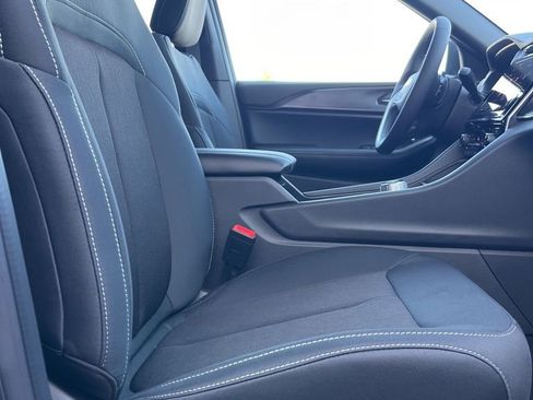 New 2025 Jeep Grand Cherokee L Laredo w/ Trailer Tow Package image 9