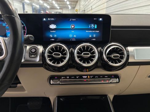 Used 2021 Mercedes-Benz GLB 250 4MATIC image 18