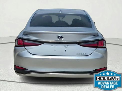 Used 2022 Lexus ES 300h F Sport FWD image 6