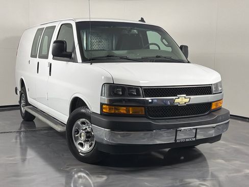 Used 2020 Chevrolet Express 2500 w/ Driver Convenience Package RWD image 2