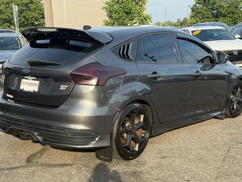 Used 2018 Ford Focus ST FWD image 7