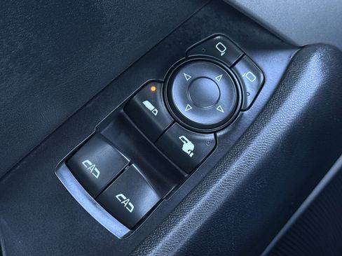 Used 2020 Chevrolet Camaro LT image 34