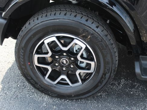 New 2025 Ford Bronco Outer Banks image 11