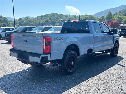 Used 2024 Ford F250 Lariat w/ Black Appearance Package AWD/4WD image 8