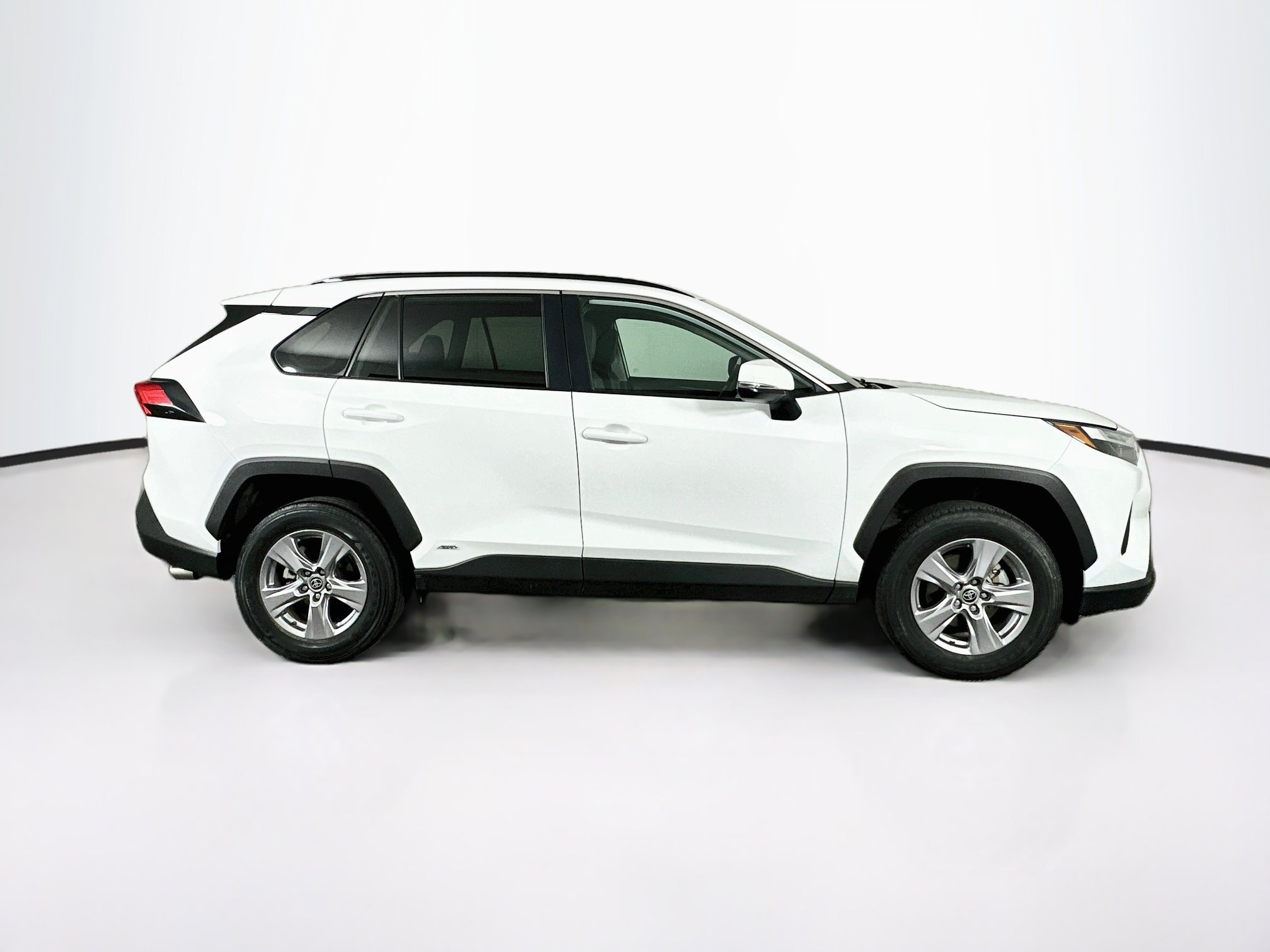 Used 2025 Toyota RAV4 XLE AWD/4WD image 10