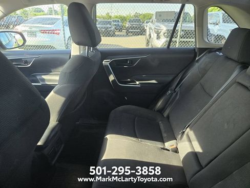 Used 2021 Toyota RAV4 LE AWD/4WD image 3