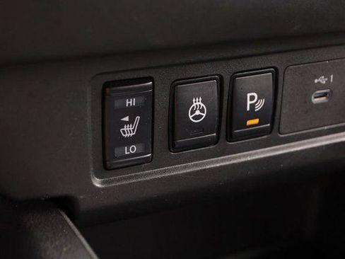 Used 2025 Nissan Frontier SV w/ SV Convenience Package RWD image 20