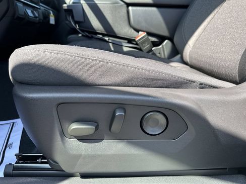 New 2026 Chevrolet Silverado 1500 Custom AWD/4WD image 18