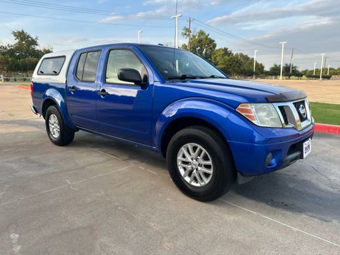 Used 2015 Nissan Frontier SV RWD image 7