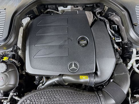 Used 2022 Mercedes-Benz GLC 300 w/ Premium Package Lite image 39