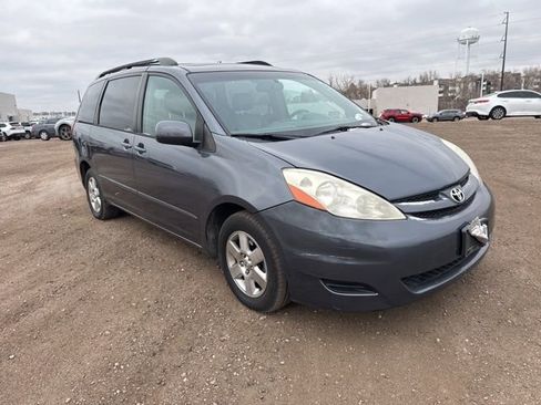 Used 2008 Toyota Sienna XLE image 7